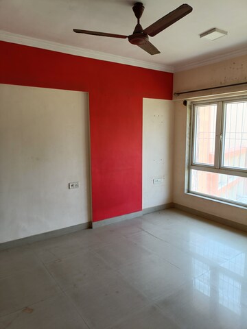 Room in 3 BHK Apartment at Crystal Isle Apartment, Goregaon East – for Rent