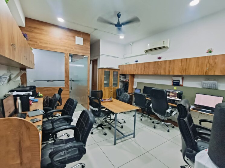 Team Area, jagatpur Commercial Office Space 625 Sq.Ft. In Jagatpur Ahmedabad 8651877