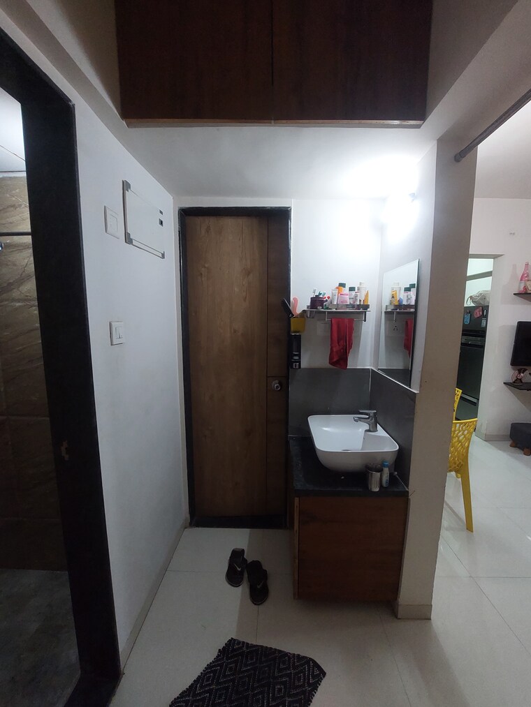 Bathroom, abhinav-pebbles-urbania 1 Bedroom 625 Sq.Ft. Apartment In Bavdhan Pune 8651896