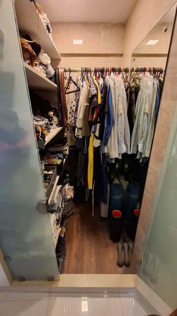 Room in 1 BHK Apartment at Bandra West – for Rent