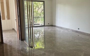 Showroom For Rent in Defence Colony