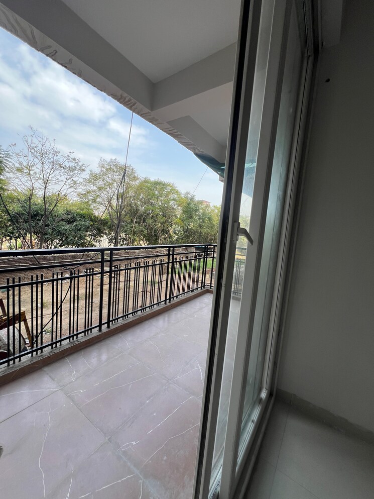 Balcony, ambala highway 2 Bedroom 1300 Sq.Ft. Apartment In Ambala Highway Zirakpur 8651989