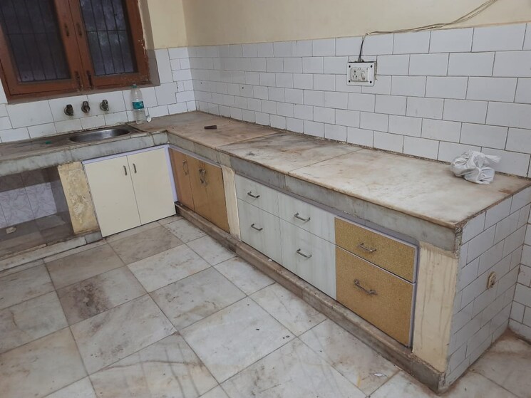 Kitchen, shatabdi-vihar 3.5 Bedroom 2200 Sq.Ft. Apartment In Sector 52 Noida 8652247