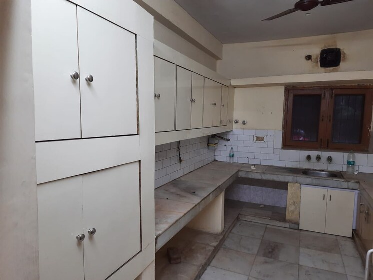 Kitchen, shatabdi-vihar 3.5 Bedroom 2200 Sq.Ft. Apartment In Sector 52 Noida 8652247
