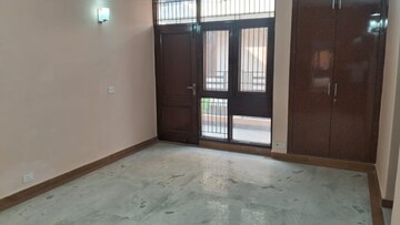 Room in 3 BHK Apartment at DLF Pink Town House, Dlf City Phase 3 – for Rent