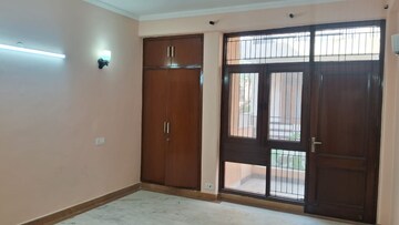 Room in 3 BHK Apartment at DLF Pink Town House, Dlf City Phase 3 – for Rent