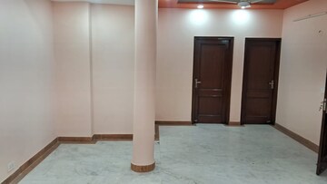 Room in 3 BHK Apartment at DLF Pink Town House, Dlf City Phase 3 – for Rent