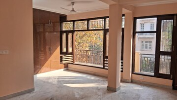 Bedroom in 3 BHK Apartment at DLF Pink Town House, Dlf City Phase 3 – for Rent