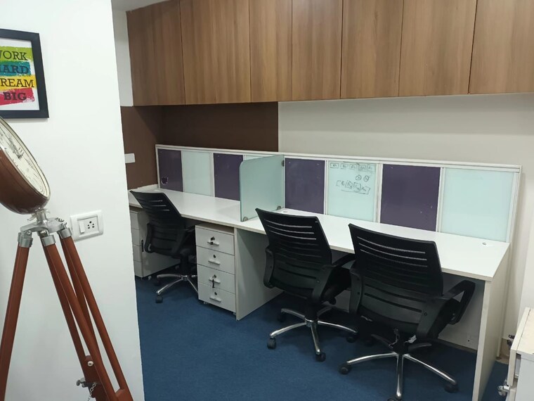 Team Area, beaver-the-corenthum Commercial Office Space 1300 Sq.Ft. In Sector 62 Noida 8652318