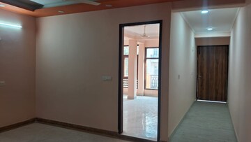 Room in 3 BHK Apartment at DLF Pink Town House, Dlf City Phase 3 – for Rent