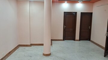 Room in 3 BHK Apartment at DLF Pink Town House, Dlf City Phase 3 – for Rent