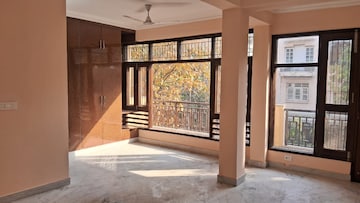 Bedroom in 3 BHK Apartment at DLF Pink Town House, Dlf City Phase 3 – for Rent