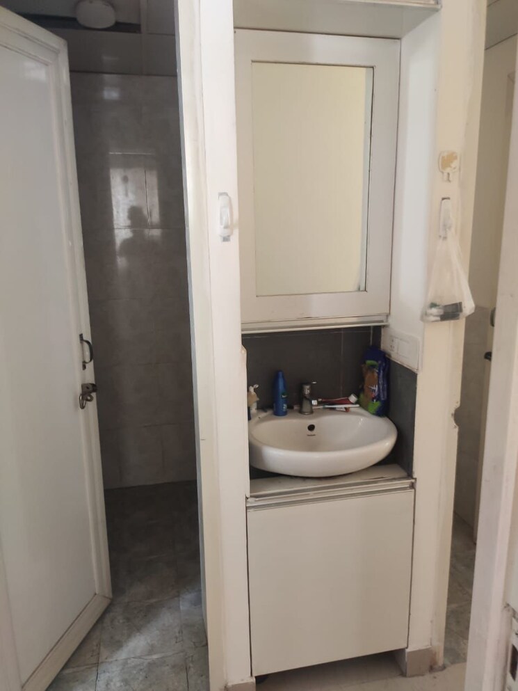 Bathroom, sector 47 3 Bedroom 1710 Sq.Ft. Apartment In Sector 47 Noida 8652296