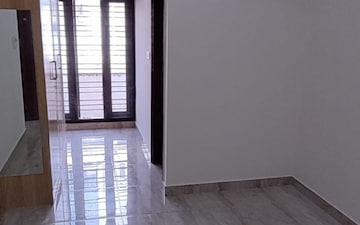 Room in 3 BHK Apartment at Mithanpura – for Rent