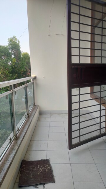 Balcony in 3 BHK Builder Floor at Sahyag Lane Society, Vaishali Sector 5 – for Rent