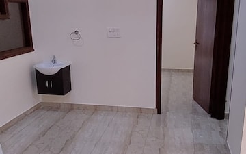 Room in 3 BHK Apartment at Mithanpura – for Rent