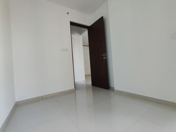 Room in 2 BHK Apartment at Sunteck City Avenue 2, Goregaon West – for Rent