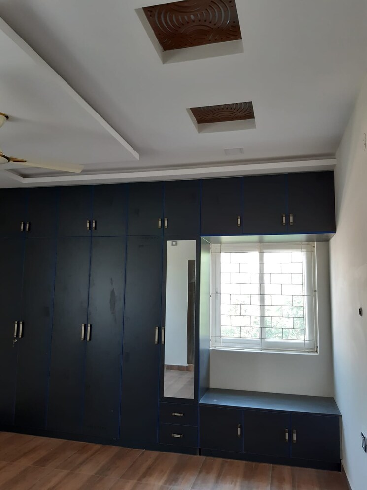 Room, sector 47 3 Bedroom 1800 Sq.Ft. Apartment In Sector 47 Noida 8652342