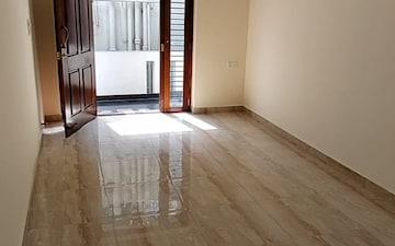 Room in 3 BHK Apartment at Mithanpura – for Rent