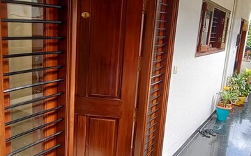 Furnished Amenities in 3 BHK Apartment at Mithanpura – for Rent