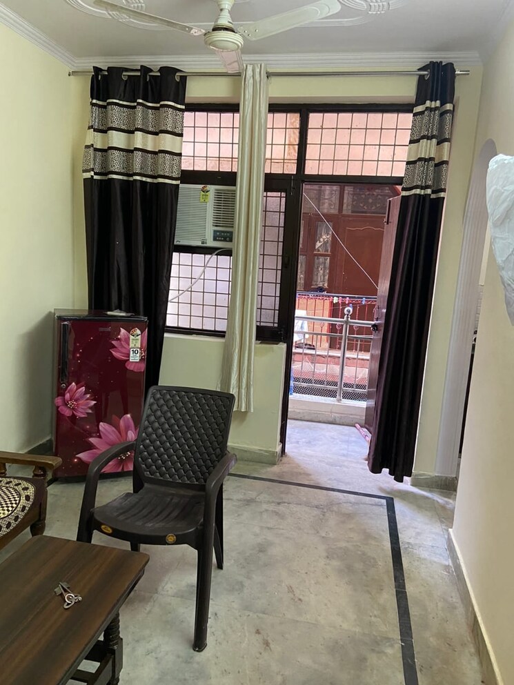 Living Room, sector 47 4 Bedroom 2400 Sq.Ft. Apartment In Sector 47 Noida 8652352