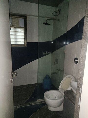 Bathroom in 5 BHK Apartment at Shambhu Twin Nest, Baner – for Rent