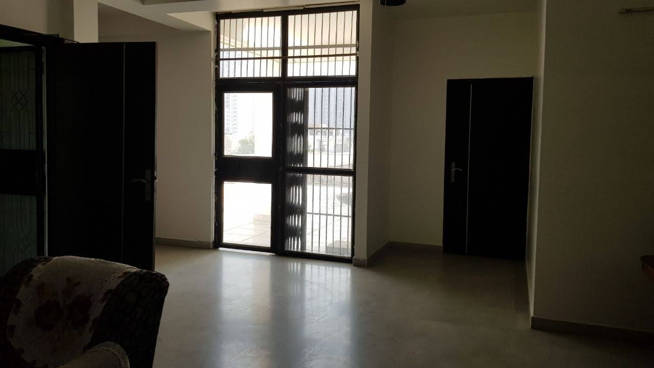 4 BHK + Extra Room Independent House For Rent in Gnida