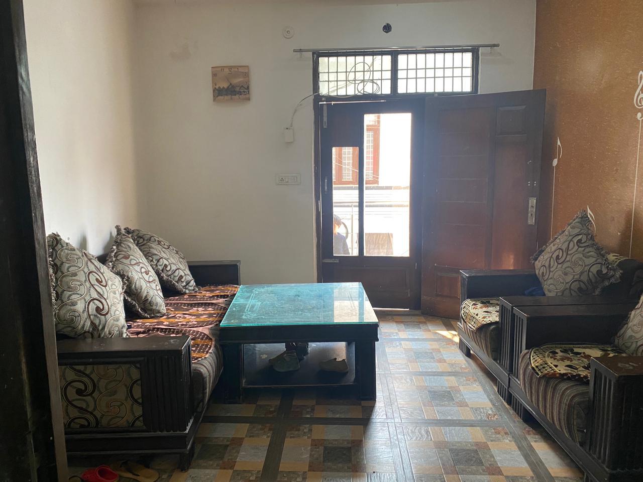 2 BHK Builder Floor For Rent in Dherakhaas