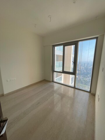 Room in 3 BHK Apartment at Piramal Aranya Arav, Byculla – for Sale