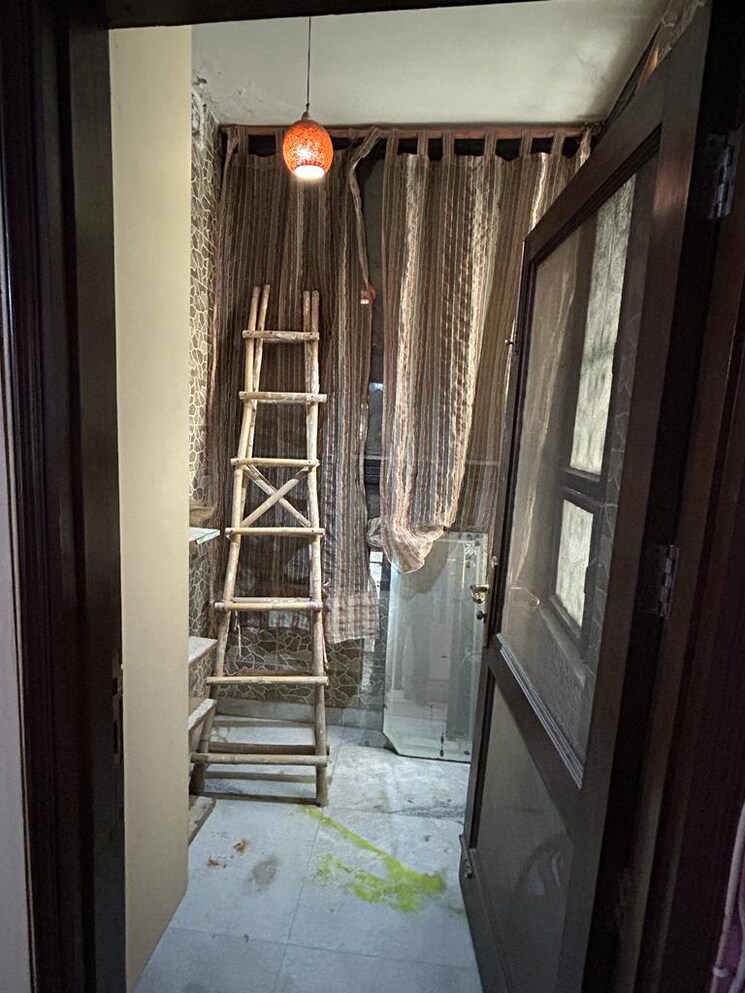 Other, chattarpur 2 Bedroom 106 Sq.Yd. Builder Floor In Chattarpur Delhi 8652487