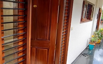 Furnished Amenities in 3 BHK Apartment at Mithanpura – for Rent