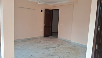 4 BHK Apartment For Rent in Unitech South City II, Sector 50