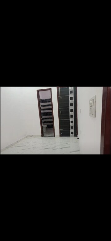 Room in 2 BHK Independent House at Sector 7 – for Rent