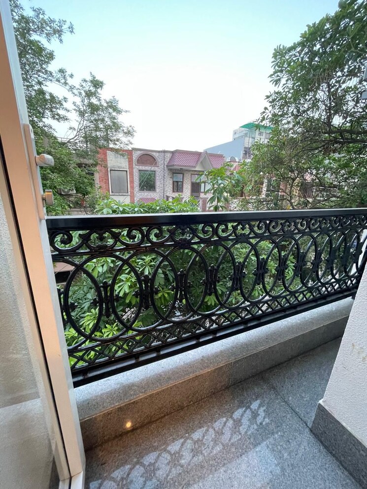 Balcony, sector 56 1 Bedroom 70 Sq.Yd. Builder Floor In Sector 56 Gurgaon 8652695