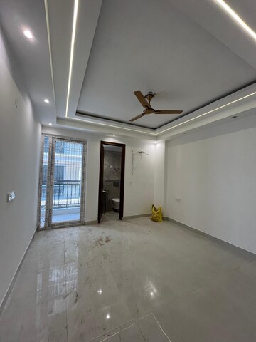 Room in 3 BHK Apartment at Krrish The Eiffel, Gurgaon Faridabad Road – for Sale