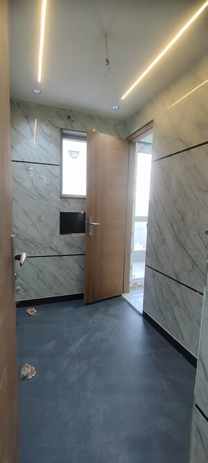 Bathroom in 3 BHK Builder Floor at Green Fields Colony – for Sale