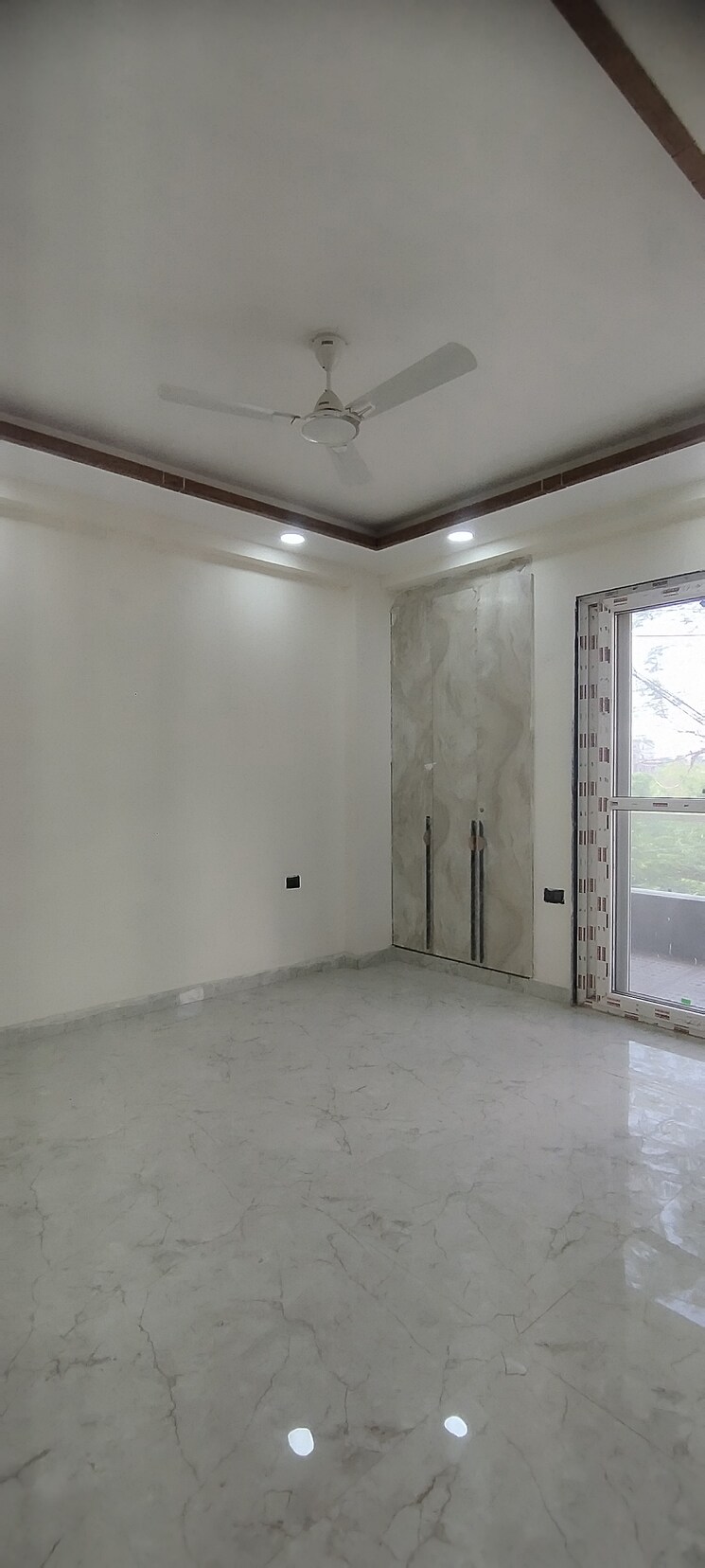 Room, green fields colony 3 Bedroom 1800 Sq.Ft. Builder Floor In Green Fields Colony Faridabad 8652779