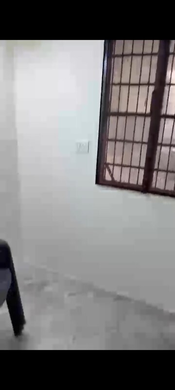 Room in 2 BHK Builder Floor at Pitampura – for Rent