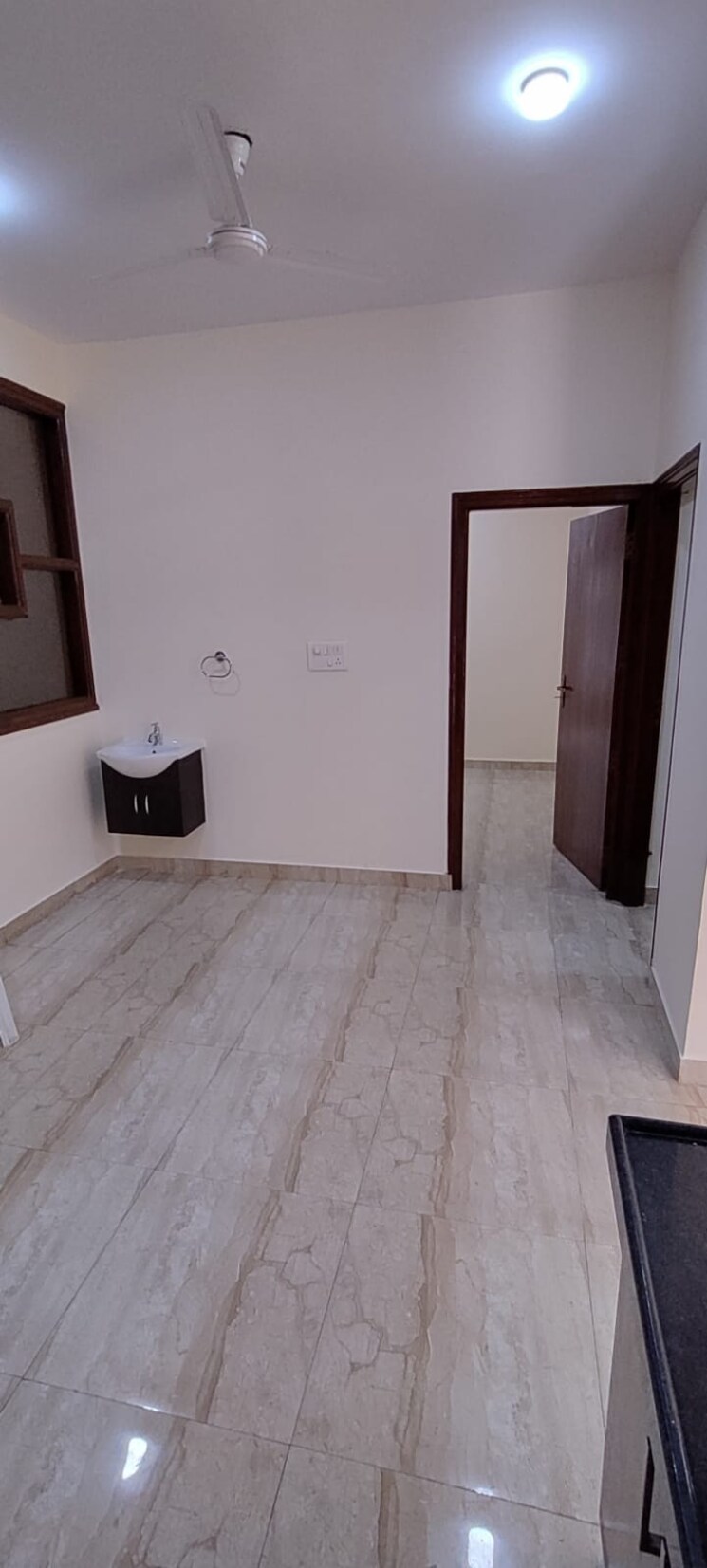 Room, new ashok nagar 2 Bedroom 400 Sq.Ft. Builder Floor In New Ashok Nagar Delhi 8652622