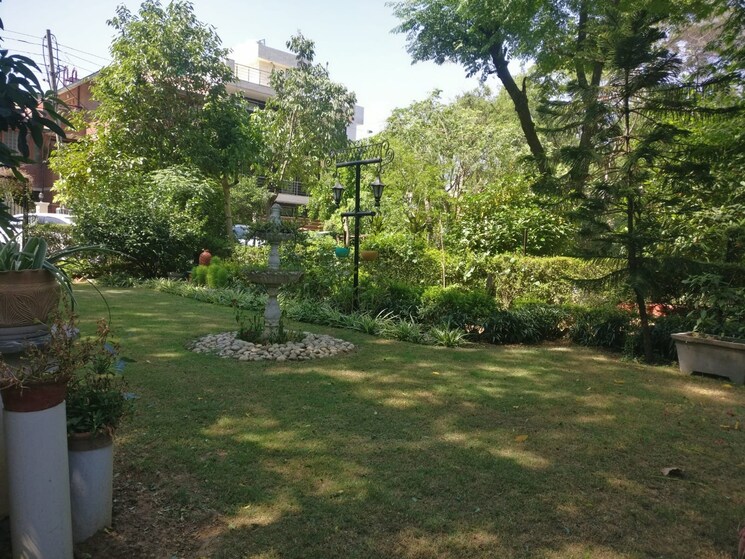 Garden, palam vihar 3 Bedroom 1600 Sq.Ft. Builder Floor In Palam Vihar Gurgaon 8653125