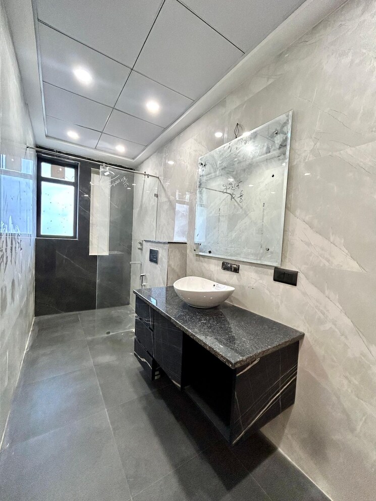 Bathroom, palam vihar 3 Bedroom 1600 Sq.Ft. Builder Floor In Palam Vihar Gurgaon 8653125