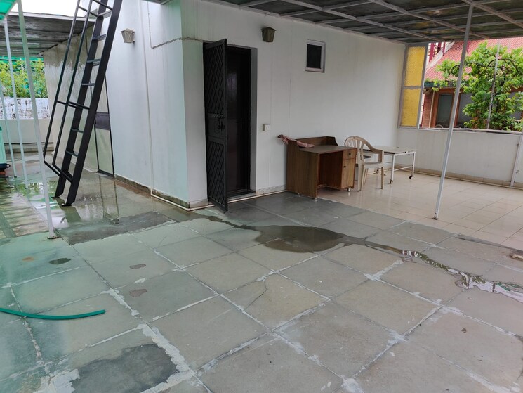  Parking, palam vihar 3 Bedroom 1600 Sq.Ft. Builder Floor In Palam Vihar Gurgaon 8653125