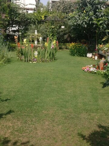 2 BHK Builder Floor – Garden View at Palam Vihar - for Rent