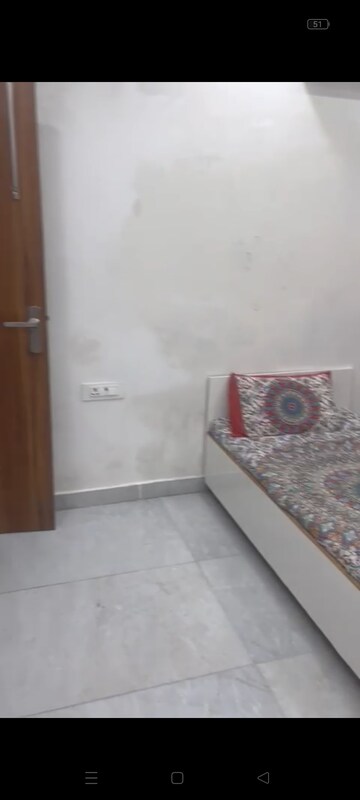 Room in 2 BHK Builder Floor at Pitampura – for Rent
