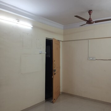 Room in 1 BHK Apartment at Swapnalok Apartment Andheri, Andheri East – for Sale