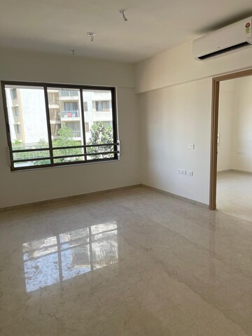 Room in 2 BHK Apartment at Lodha Eternis, Andheri East – for Rent