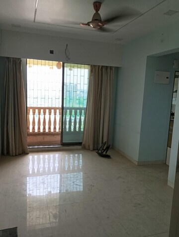 Room in 1 BHK Apartment at Kohinoor Majestic, Kalyan West – for Rent