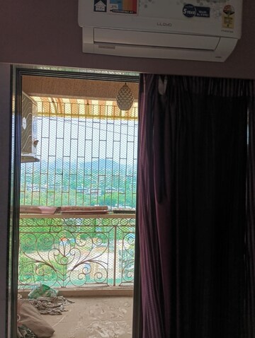 Bedroom in 1 BHK Apartment at Kohinoor Majestic, Kalyan West – for Rent