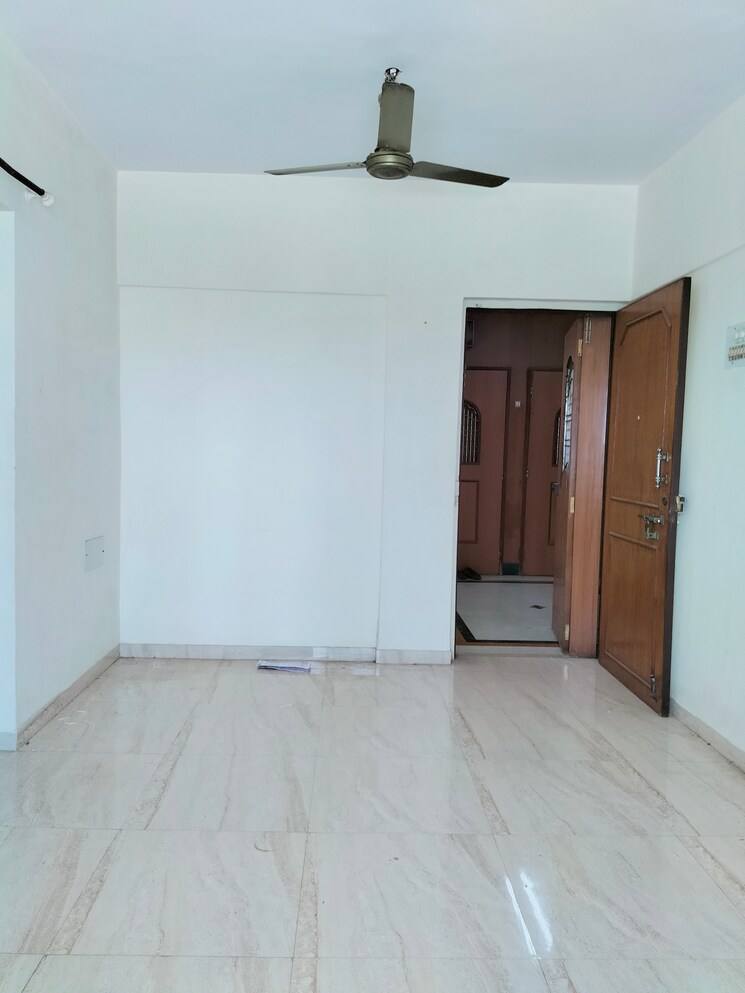 Room, riddhi-gardens-chs 1 Bedroom 420 Sq.Ft. Apartment In Malad East Mumbai 8653437