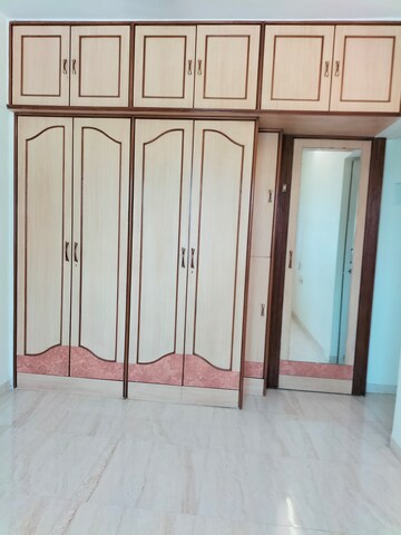 Room in 1 BHK Apartment at Riddhi Gardens CHS, Malad East – for Rent